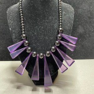 Italian Lucite Purple and Black 14" Vintage Necklace Lays Gorgeously